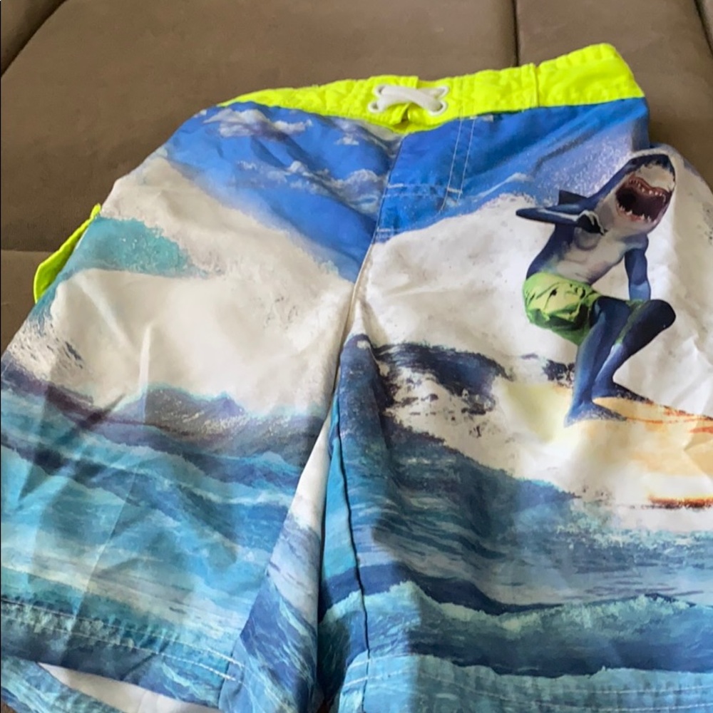 4/$25🌟🌟Shark 🦈 swim trunks